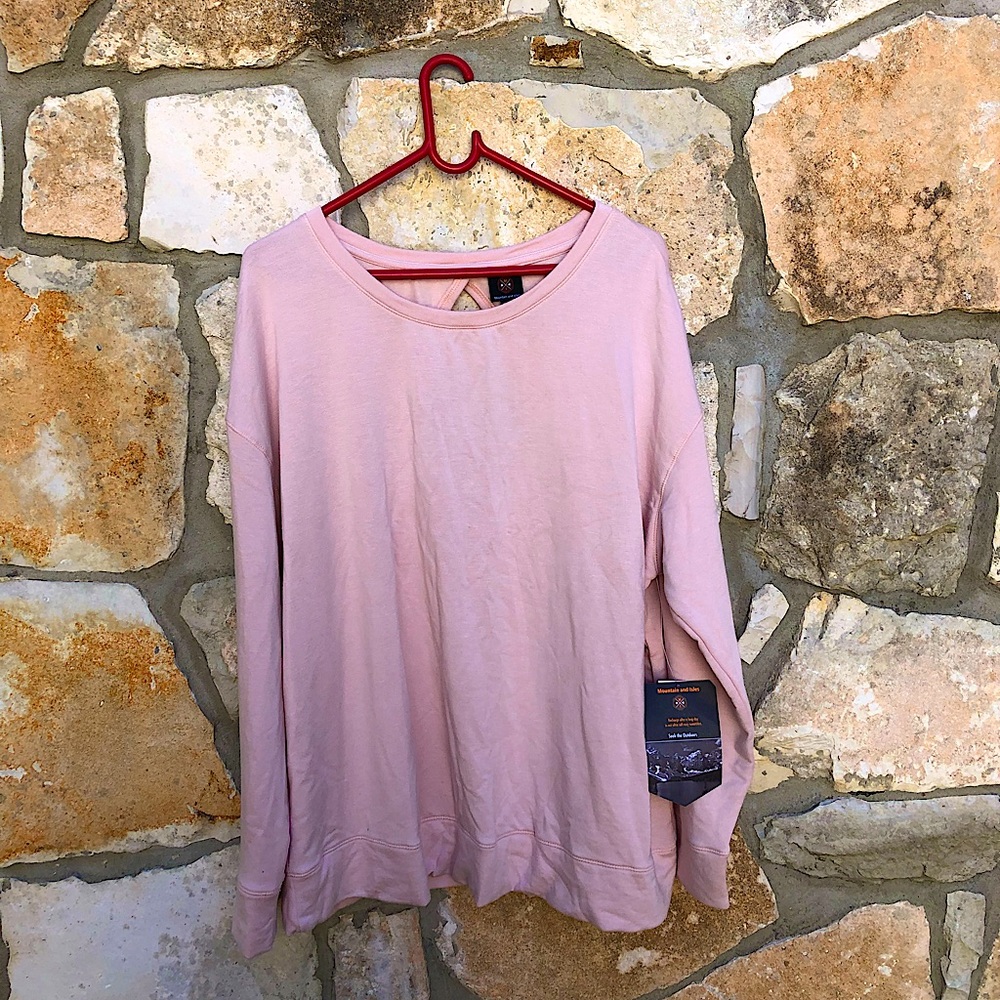 NWT Mountain and Isles Soft & Cozy Pink Sweatshirt